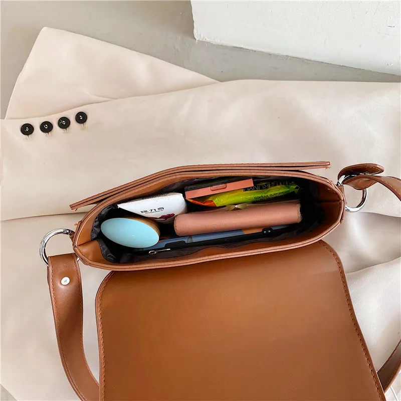 Retro Vintage Black Flip Female Top-Handle Bags Luxury Leather Shoulder Bag Solid Hasp Messenger Bag Simple Lady Tote Sacs Cabas
Retro Vintage Black Flip Female Top-Handle Bags Luxury Leather Shoulder Bag Solid Hasp Messenger Bag Simple Lady Tote Sacs Cabas