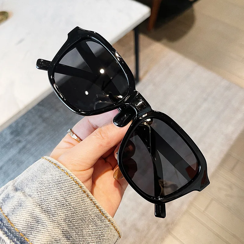 OLOEY Sunglasses Women Large Square PC Eyewear Female Fashion Trendy Brand Designer Men's Black Camping Hiking UV400 Okulary
OLOEY Sunglasses Women Large Square PC Eyewear Female Fashion Trendy Brand Designer Men's Black Camping Hiking UV400 Okulary