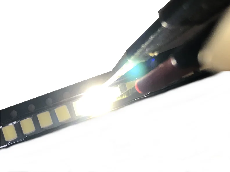 50 шт. SMD СВЕТОДИОДНЫЙ 2835 белый Чип 0 5 Вт 3 в мА 50-55 ЛМ Ультра яркий SMT поверхностное