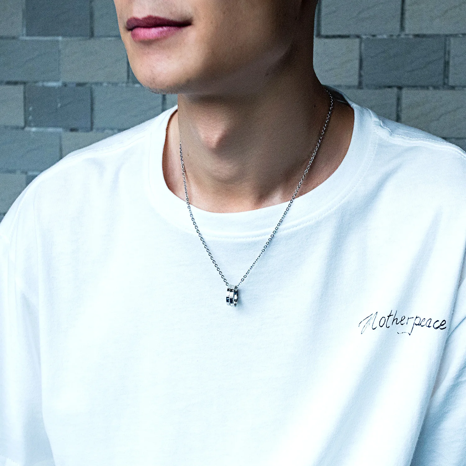 CH-489 Double Ring Pendant Titanium Steel Ladies Necklace Net Red Men's and Women's Clavicle Chain Wild Simple Necklace
CH-489 Double Ring Pendant Titanium Steel Ladies Necklace Net Red Men's and Women's Clavicle Chain Wild Simple Necklace