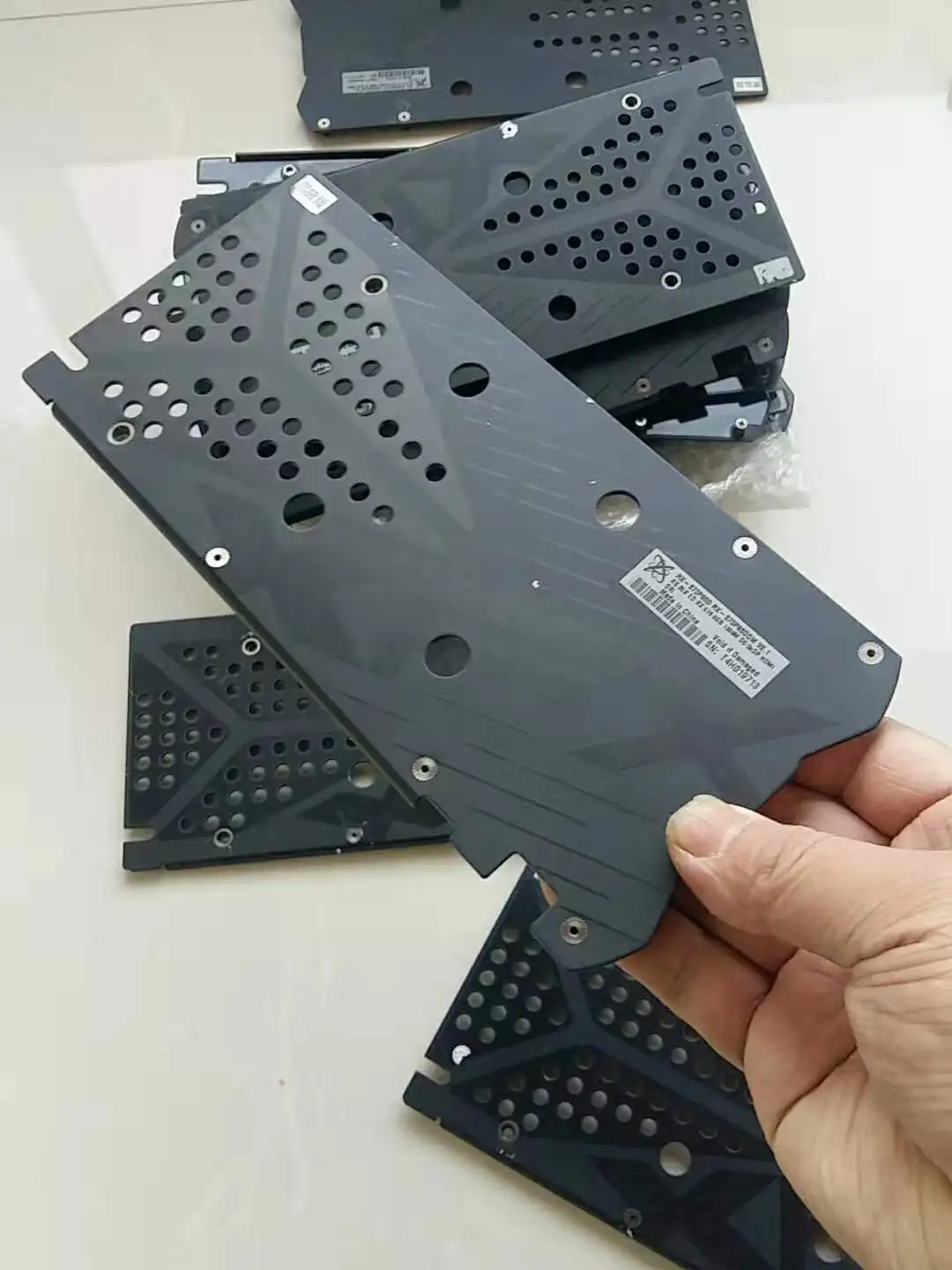 Used Graphics Protection Backboard For XFX RX470 RX480 RX570 RX580 4GB 8GB 2304SP 2048SP Not Easily Deformed Heat Dissipation
Used Graphics Protection Backboard For XFX RX470 RX480 RX570 RX580 4GB 8GB 2304SP 2048SP Not Easily Deformed Heat Dissipation