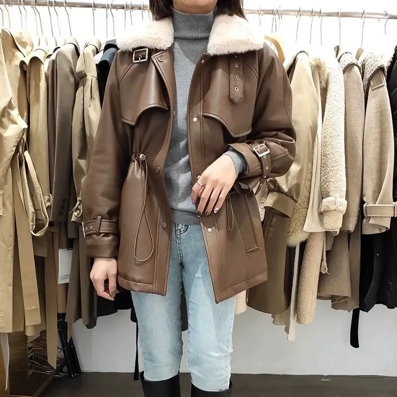2021 temperament more velvet womens leather jacket winter new Korean style drawstring waist thick fur collar loose coat trend
2021 temperament more velvet womens leather jacket winter new Korean style drawstring waist thick fur collar loose coat trend
