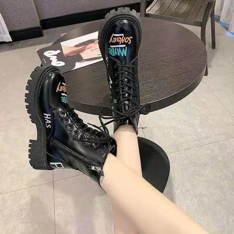 2021New Women's Ankle Boots Round Head Leather Boots Black Wild Non-Slip Rubber Women's Ankle Boots Personality Casual Boots
2021New Women's Ankle Boots Round Head Leather Boots Black Wild Non-Slip Rubber Women's Ankle Boots Personality Casual Boots