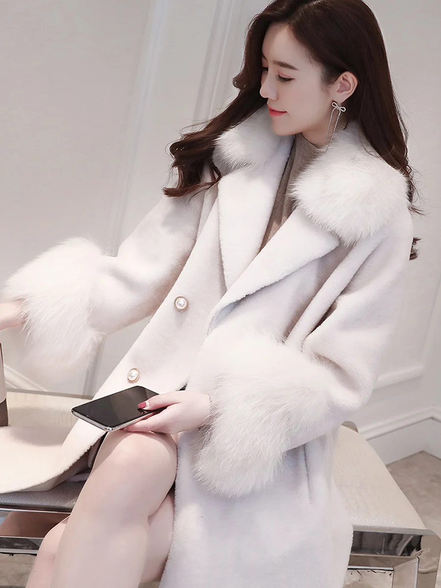 Lamb wool coat female winter middle long full wool grain fur one sheep sheared fur coat female fur collar
Lamb wool coat female winter middle long full wool grain fur one sheep sheared fur coat female fur collar