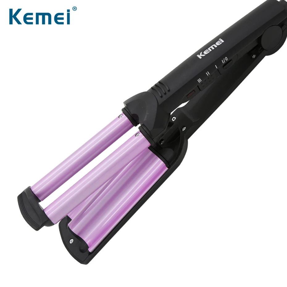 Профессиональный стайлер для волос Kemei, 3 бочки, щипцы для завивки волос с большой волной, Обжимные Щипцы для пушистых волн, инструменты для у...
Профессиональный стайлер для волос Kemei, 3 бочки, щипцы для завивки волос с большой волной, Обжимные Щипцы для пушистых волн, инструменты для у...