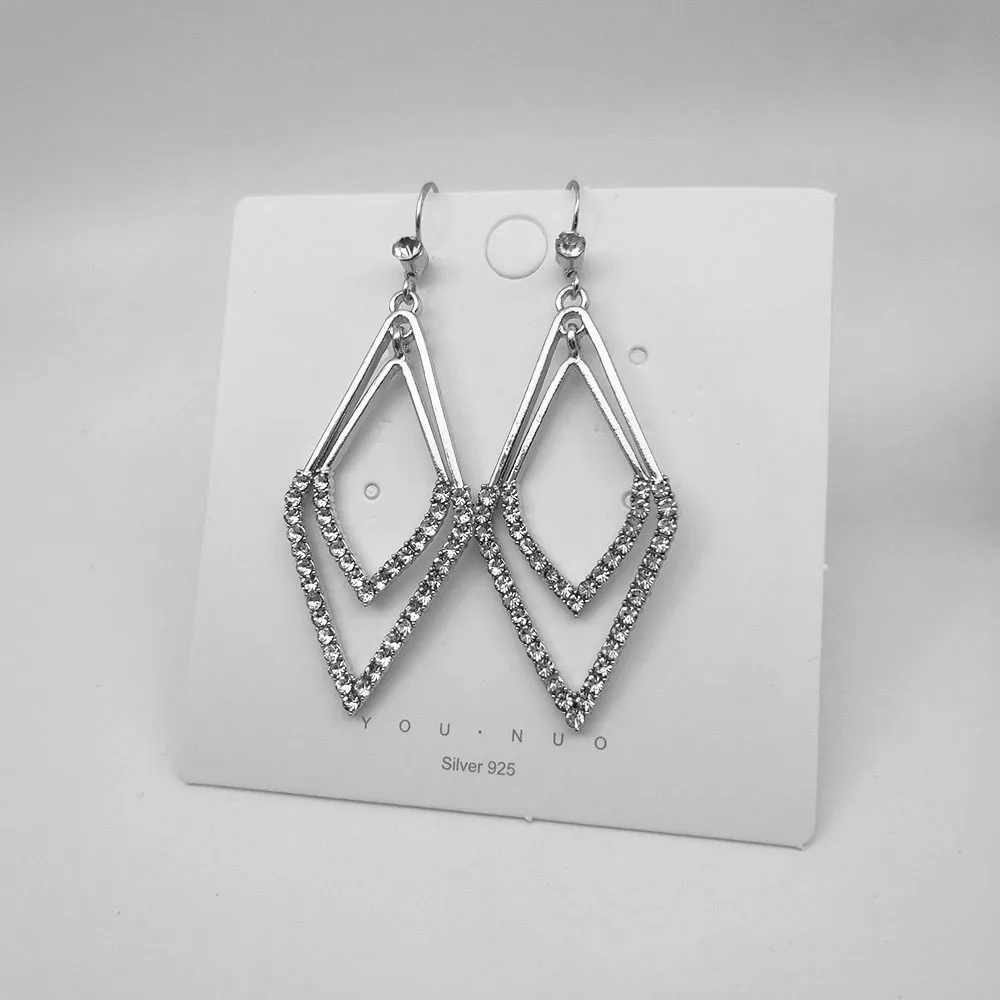 Korean Fashion Geometric Ear Hook Advanced Popular Crystal Lady Earrings korean earrings big earrings earings fashion jewelry
Korean Fashion Geometric Ear Hook Advanced Popular Crystal Lady Earrings korean earrings big earrings earings fashion jewelry