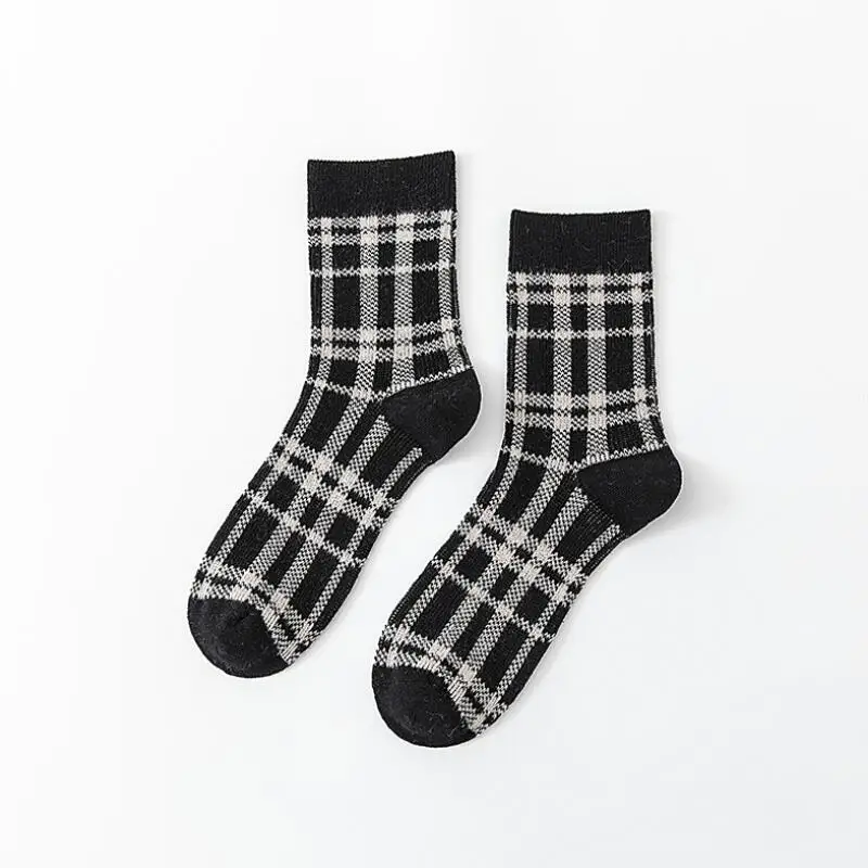 

Men Cotton Checked Ankle Socks Fashion Checks Print Crew Sock Boys Warm Winter Sport Socks Black White Plaid Ankle Socks