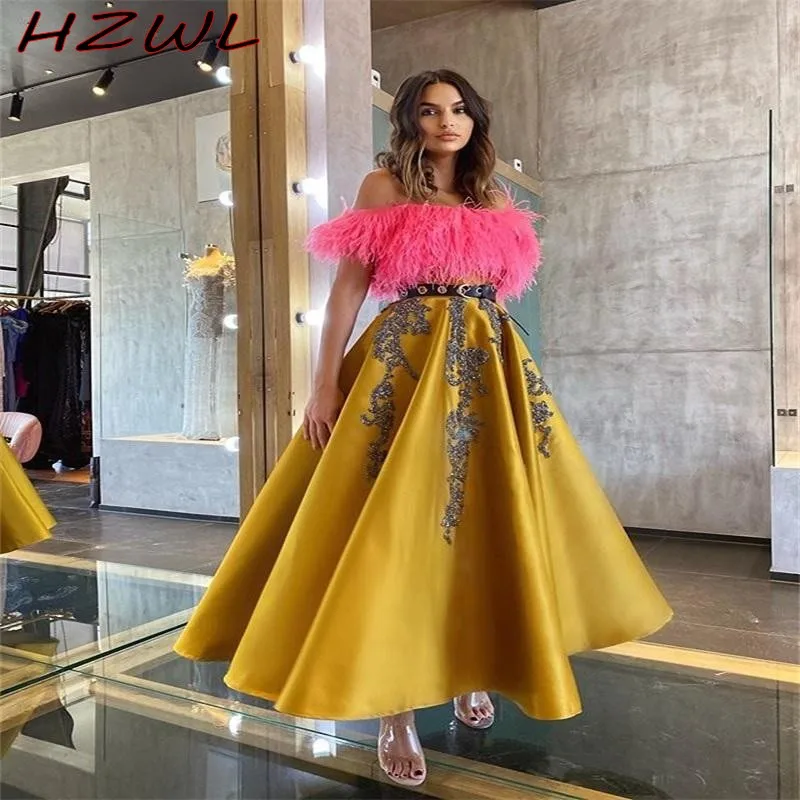 Ankle Length Gold Prom Dresses Feathers Strapless Lace Appliques A Line Satiin Women Evening Gowns Arabic Dubai robe de soirée
Ankle Length Gold Prom Dresses Feathers Strapless Lace Appliques A Line Satiin Women Evening Gowns Arabic Dubai robe de soirée