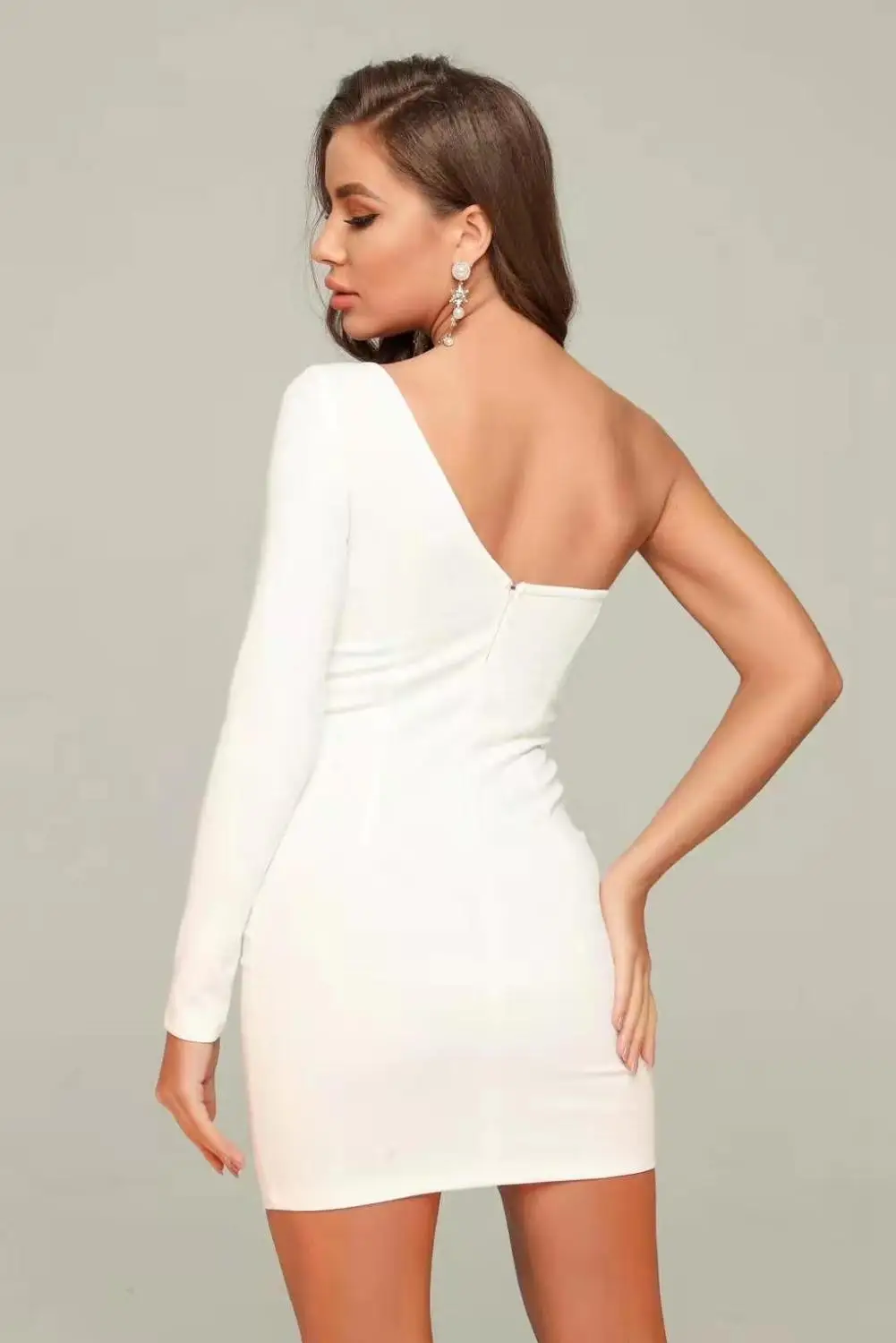 White Dress One Sleeve Elegant Celebrity Evening Party Dress Fashion Night Club Bodycon Dress Sexy Mini
White Dress One Sleeve Elegant Celebrity Evening Party Dress Fashion Night Club Bodycon Dress Sexy Mini