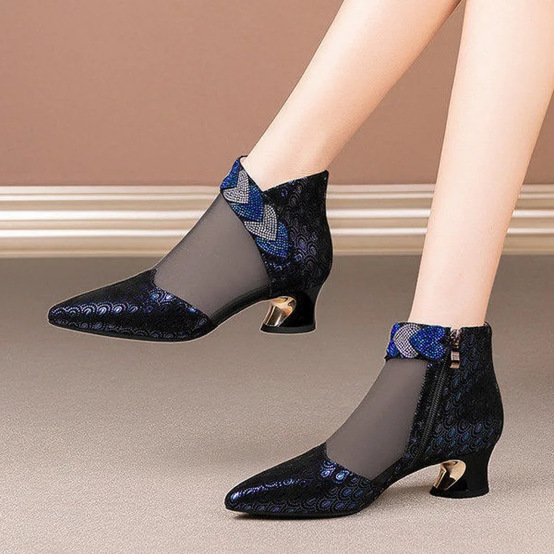 2021 NEW Pointed Toe Mesh Boots Woman,Summer Boots,Sexy Women's Rhinestone Shoes,Back Zip,Mid Heel for Female,Black,Blue
2021 NEW Pointed Toe Mesh Boots Woman,Summer Boots,Sexy Women's Rhinestone Shoes,Back Zip,Mid Heel for Female,Black,Blue