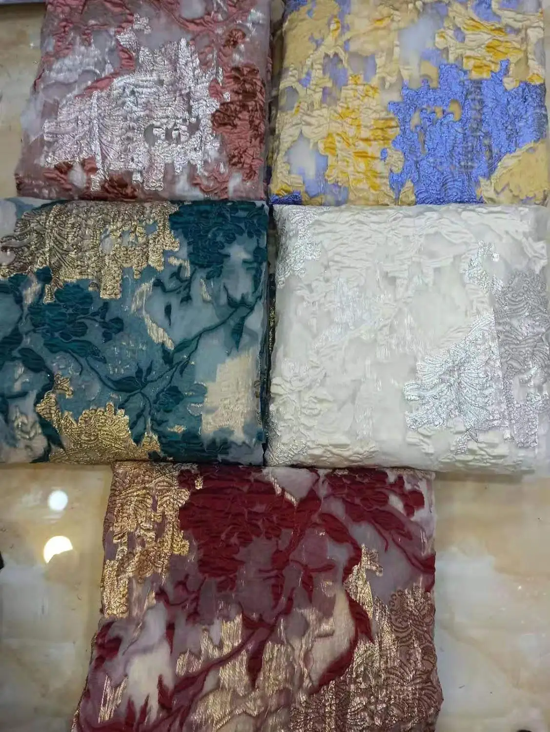 Newcoming african net tulle lace fabric 5yards african french lace fabric in special design for women party dress XSOC181
Newcoming african net tulle lace fabric 5yards african french lace fabric in special design for women party dress XSOC181