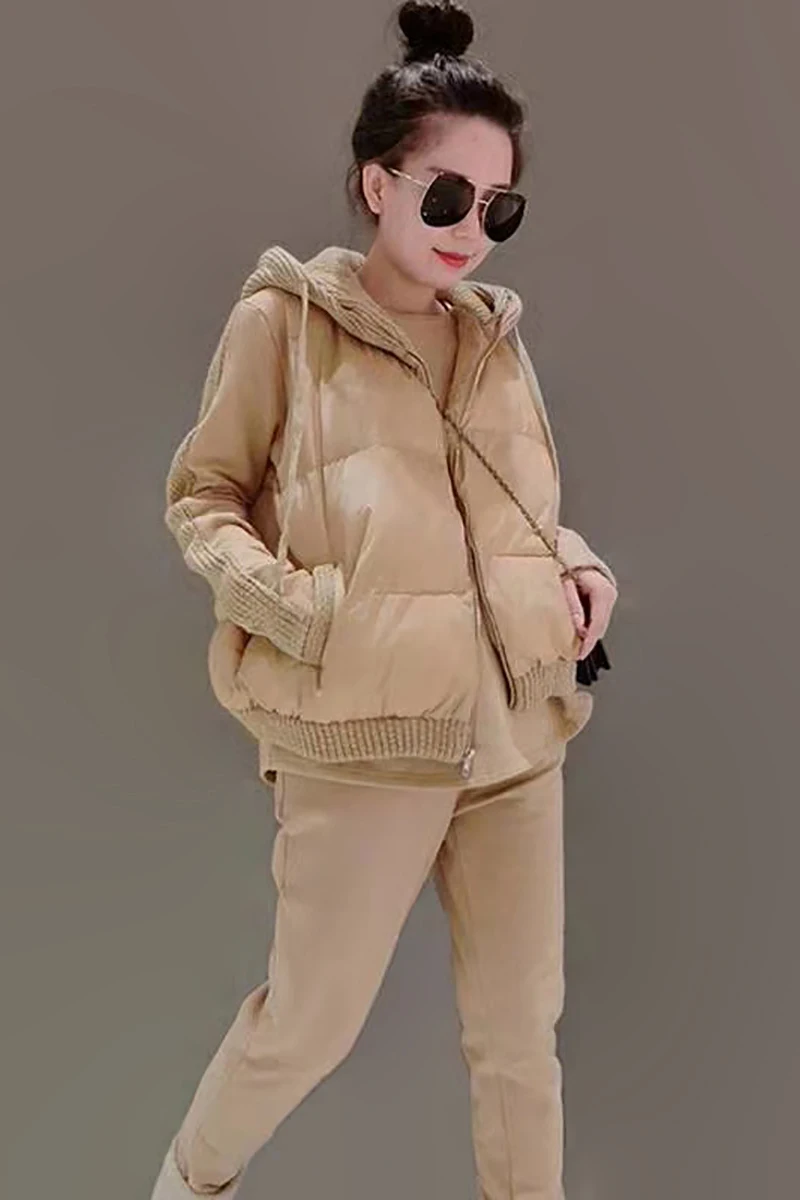 2020 Direct Selling Real Hooded Full Women's Winter Three-piece Down Cotton Vest Casual Sweater And Pants Fashion Suit Women
2020 Direct Selling Real Hooded Full Women's Winter Three-piece Down Cotton Vest Casual Sweater And Pants Fashion Suit Women