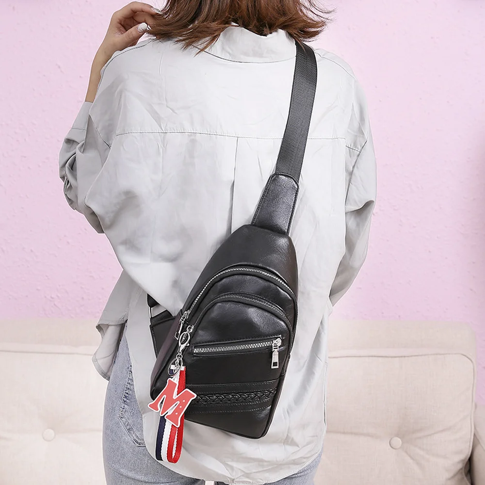 Luxury brand new fashion men's cowhide messenger bag chest shoulder messenger bag cycling satchel men's briefcase backpack
Luxury brand new fashion men's cowhide messenger bag chest shoulder messenger bag cycling satchel men's briefcase backpack