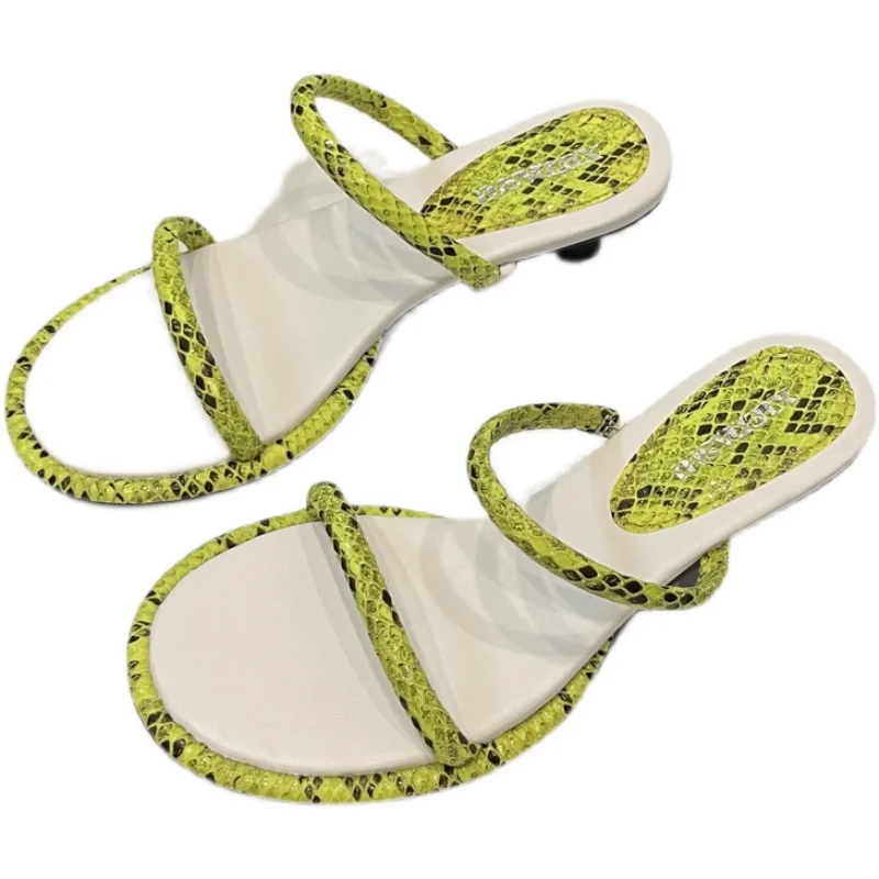 Snakeskin Shoes Womens Slippers Outdoor Pantofle Med Square heel Thin Heels Rubber Flip Flops Flock Slides Cross-Tied 2021 Block
Snakeskin Shoes Womens Slippers Outdoor Pantofle Med Square heel Thin Heels Rubber Flip Flops Flock Slides Cross-Tied 2021 Block
