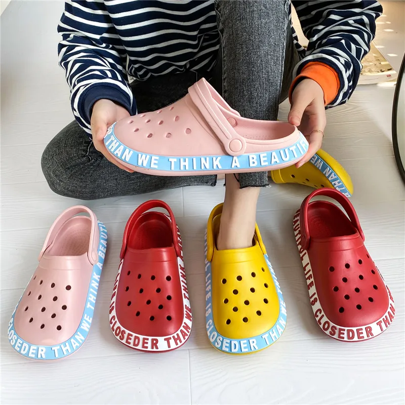 Clogs Women Sandals 2021 Summer Ladies Beach Crocse Shoes Women Casual Jelly Shoes Female EVA Lightweight Sandals Flat Sandalias
Clogs Women Sandals 2021 Summer Ladies Beach Crocse Shoes Women Casual Jelly Shoes Female EVA Lightweight Sandals Flat Sandalias