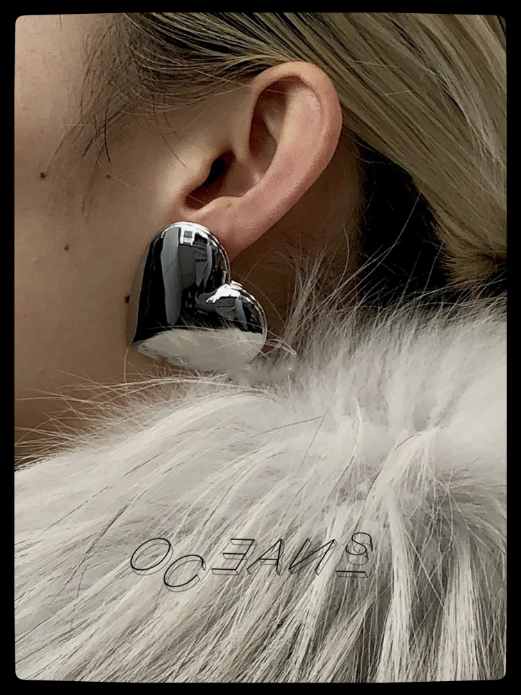 SexMara 20FW New S925 Trendy Punk Retro CreativeMONA Same Style Heart-Shaped Opening Stud Earrings for Woman Girls Party Jewelry
SexMara 20FW New S925 Trendy Punk Retro CreativeMONA Same Style Heart-Shaped Opening Stud Earrings for Woman Girls Party Jewelry