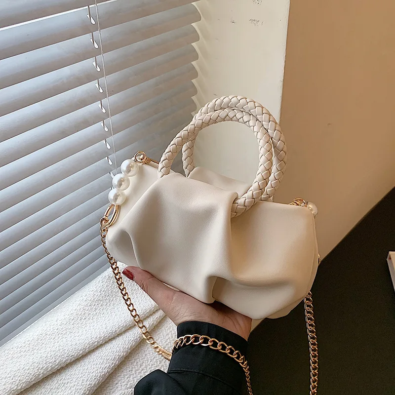 Luxury Leather Sweet Girl Fashion Texture Casual Handbag 2021 Summer Fold Pearl Chain Western Style One-shoulder Messenger Bag
Luxury Leather Sweet Girl Fashion Texture Casual Handbag 2021 Summer Fold Pearl Chain Western Style One-shoulder Messenger Bag