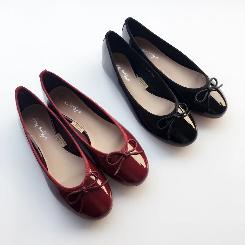 Japanned Leather bow ballerinas woman bow-knot loafers brand retro single flats shoes round toe slip on moccasins female shoes
Japanned Leather bow ballerinas woman bow-knot loafers brand retro single flats shoes round toe slip on moccasins female shoes