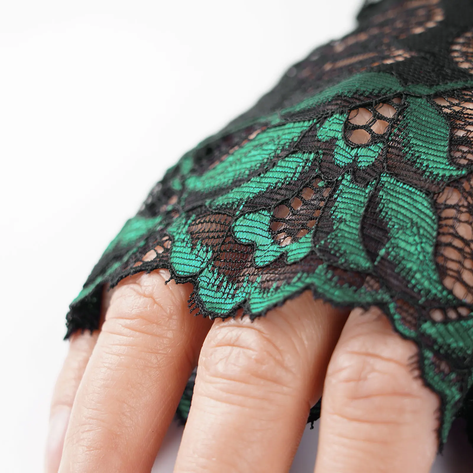 Elegant Dance Short Fingerless Womens Sexy Lace Gloves Ladies Half Finger Fishnet Gloves Tulle Semi Sheer Wrist Wedding Gloves
Elegant Dance Short Fingerless Womens Sexy Lace Gloves Ladies Half Finger Fishnet Gloves Tulle Semi Sheer Wrist Wedding Gloves