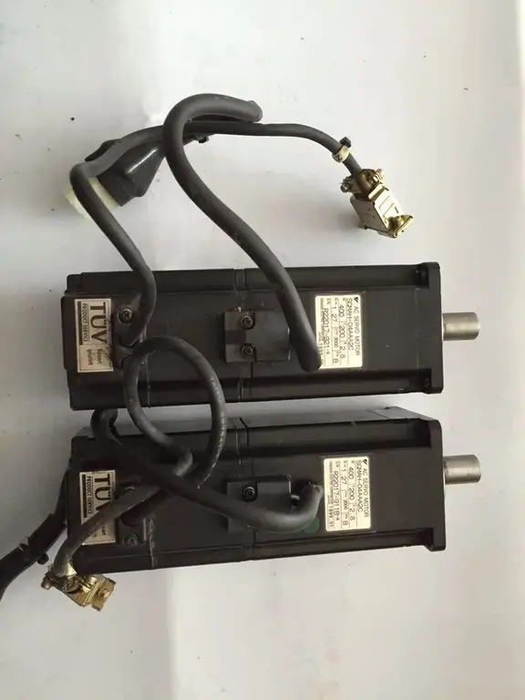 Фонарь серводвигателя, б/у, внешний вид 85% новый, гарантия 3 месяца, фонарь 
Фонарь серводвигателя, б/у, внешний вид 85% новый, гарантия 3 месяца, фонарь