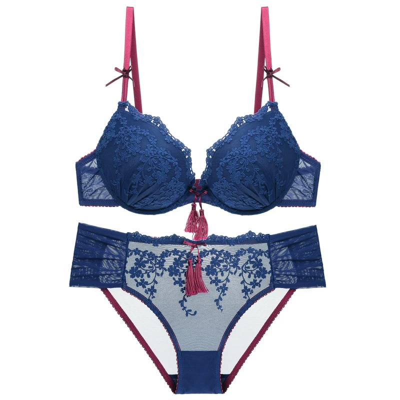 Women's Sexy Lace Embroidered Bra Set Retro Deep V Micro Gathering Adjustable Bra Comfortable Breathable Bra Set WT067
Women's Sexy Lace Embroidered Bra Set Retro Deep V Micro Gathering Adjustable Bra Comfortable Breathable Bra Set WT067