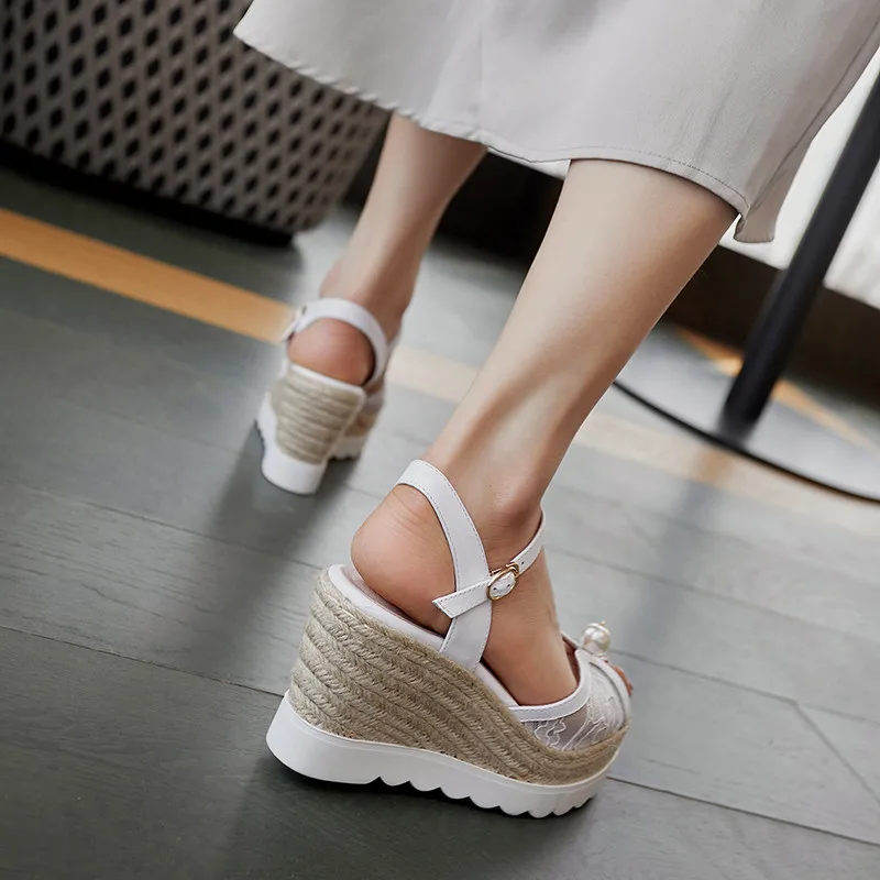 VERCONAS Women Pearl Brand Design Thick Bottom Wedge Heel Peep Toe Party Pumps High Heeled Sandals Genuine Leather Shoes Woman
VERCONAS Women Pearl Brand Design Thick Bottom Wedge Heel Peep Toe Party Pumps High Heeled Sandals Genuine Leather Shoes Woman