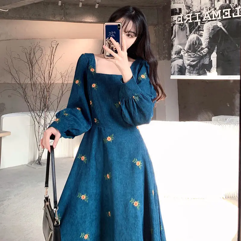 QWEEK Vintage Corduroy Floral Print Dress Women Retro Elegant Square Collar Midi Dress Kawaii Cute Chic Clothes Autumn Winter
QWEEK Vintage Corduroy Floral Print Dress Women Retro Elegant Square Collar Midi Dress Kawaii Cute Chic Clothes Autumn Winter