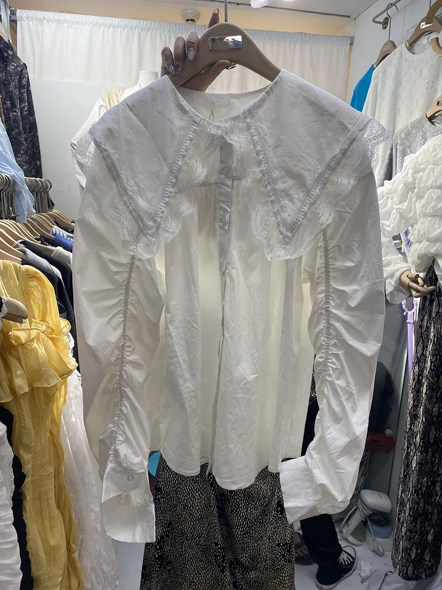 Retro Anti-Aging Pleated Ruched Stitching Lace Edge Large Lapel Cute Girl Slimming Loose Pure Color All-Matching Shirt Top
Retro Anti-Aging Pleated Ruched Stitching Lace Edge Large Lapel Cute Girl Slimming Loose Pure Color All-Matching Shirt Top