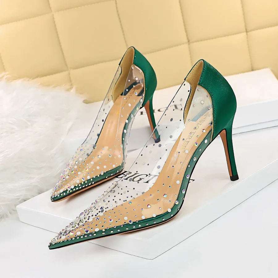 BIGTREE Luxury Women Transparent Glitter 8.5cm High Heels Pumps Designer Bling Crystal Gold Heels Lady Wedding Bridal Party Shoe 
BIGTREE Luxury Women Transparent Glitter 8.5cm High Heels Pumps Designer Bling Crystal Gold Heels Lady Wedding Bridal Party Shoe