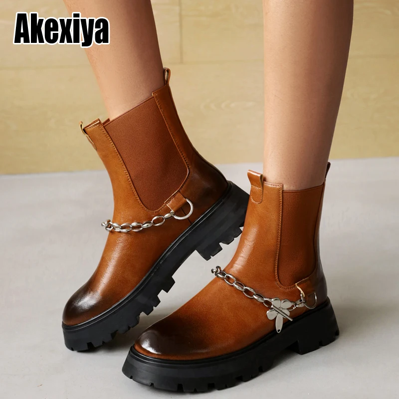 Women Boots Increase Chelsea Boots Women Short Boots British Style Round Head Wild Boots Thick-soled Smoke Tube Boots BC2272
Women Boots Increase Chelsea Boots Women Short Boots British Style Round Head Wild Boots Thick-soled Smoke Tube Boots BC2272