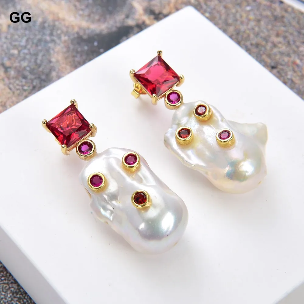Серьги-гвоздики GuaiGuai, с культивированным белым барочным жемчугом и красным фианитом, стразы
Серьги-гвоздики GuaiGuai, с культивированным белым барочным жемчугом и красным фианитом, стразы