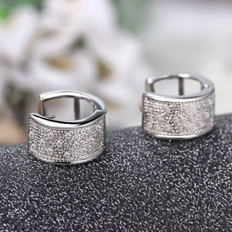 MEYRROYU 925 Sterling Silver Ladies Couple Wedding Round Zircon Earrings Fashion Temperament Jewelry Gift Accessories
MEYRROYU 925 Sterling Silver Ladies Couple Wedding Round Zircon Earrings Fashion Temperament Jewelry Gift Accessories