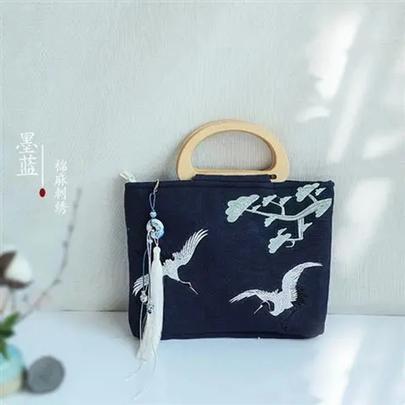 Chinese Style Ethnic Embroidery Cotton Linen Retro Ancient Style Hanfu Cheongsam Wood Handbag Woman
Chinese Style Ethnic Embroidery Cotton Linen Retro Ancient Style Hanfu Cheongsam Wood Handbag Woman