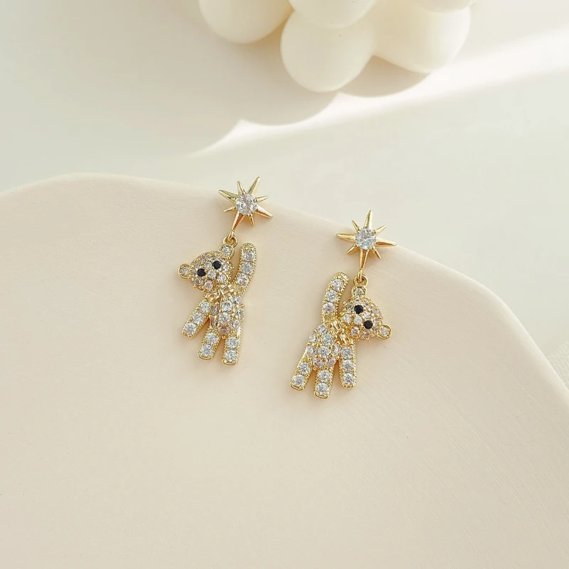 14k Real Gold Exquisite Dangle Earrings Female Cute Bear Stud Earrings 2021 New Trendy Zircon 925 Sterling Silver Needle Jewelry
14k Real Gold Exquisite Dangle Earrings Female Cute Bear Stud Earrings 2021 New Trendy Zircon 925 Sterling Silver Needle Jewelry