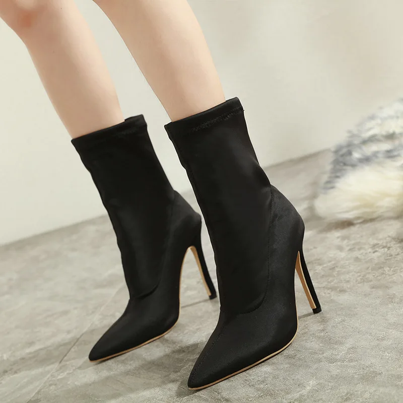 2020 Fashion Women Autumn Boots Knitting Pointed Toe Stretch Sock Boots Thick High Heels Ankle Botas Mujer Black Woman Shoes
2020 Fashion Women Autumn Boots Knitting Pointed Toe Stretch Sock Boots Thick High Heels Ankle Botas Mujer Black Woman Shoes