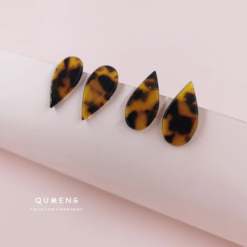 2021 Classic Vintage Simple Leopard Print Acrylic Acetate Water Drop Stud Earrings Elegant Women's Daily Wear Jewelry
2021 Classic Vintage Simple Leopard Print Acrylic Acetate Water Drop Stud Earrings Elegant Women's Daily Wear Jewelry
