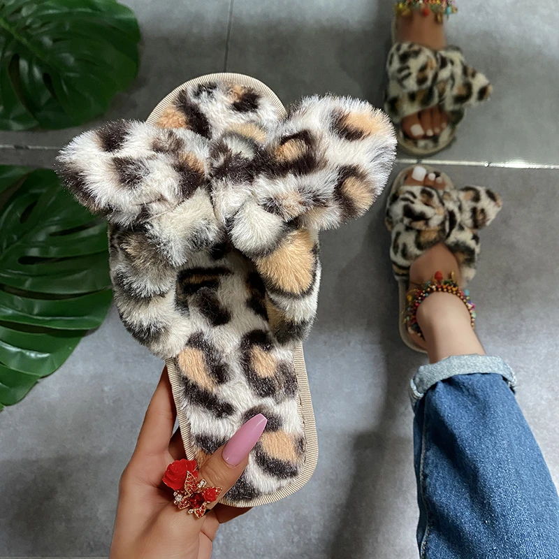 Women 2021 New Autumn and Winter Fuzzy Slippers Female Bow Plush House Slippers Flat With Fuzzy Soft Slipper
Women 2021 New Autumn and Winter Fuzzy Slippers Female Bow Plush House Slippers Flat With Fuzzy Soft Slipper