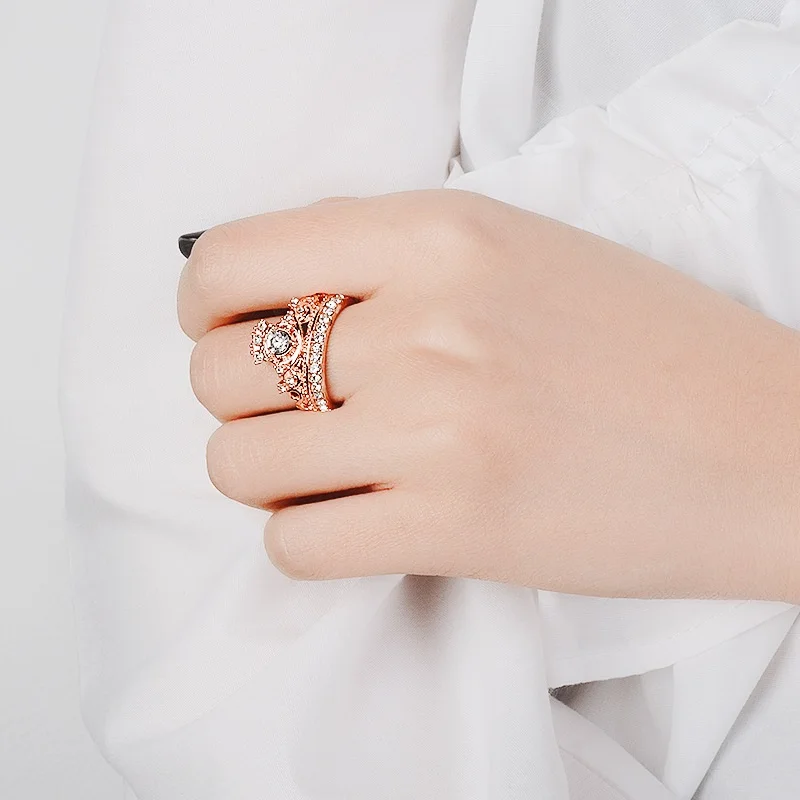 OMHXZJ Wholesale European Fashion Woman Girl Party Birthday Wedding Gift Shiny Crown AAA Zircon 18KT Gold Rose Gold Ring RR924
OMHXZJ Wholesale European Fashion Woman Girl Party Birthday Wedding Gift Shiny Crown AAA Zircon 18KT Gold Rose Gold Ring RR924