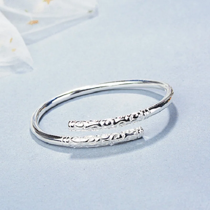 MEYRROYU 925 Sterling Silver New Open Bangle Retro Fashion Simple Creative Gold Hoop Bracelet Party Jewelry Gift Accessories
MEYRROYU 925 Sterling Silver New Open Bangle Retro Fashion Simple Creative Gold Hoop Bracelet Party Jewelry Gift Accessories