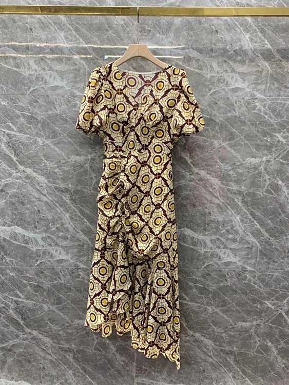 2021 new women fashion V-neck print side pleated ruffled short-sleeved skirt dress 428
2021 new women fashion V-neck print side pleated ruffled short-sleeved skirt dress 428