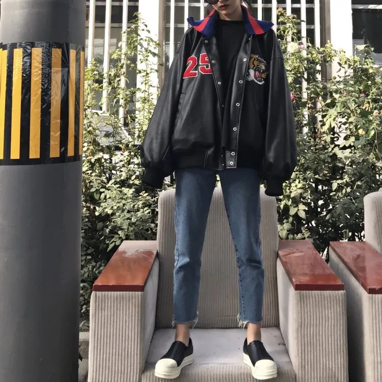 Jackets Women Funny Cartoon Embroidery Harajuku Thicker Faux Leather Coat Trendy Simple Student Coat Womens Korean High Quality
Jackets Women Funny Cartoon Embroidery Harajuku Thicker Faux Leather Coat Trendy Simple Student Coat Womens Korean High Quality