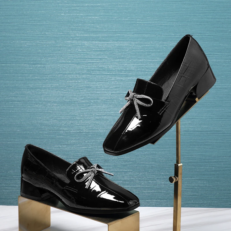 Crystal bowties office ladies shoes Genuine leather square toe low-heeled shoes comfortable women pumps women heels 
Crystal bowties office ladies shoes Genuine leather square toe low-heeled shoes comfortable women pumps women heels