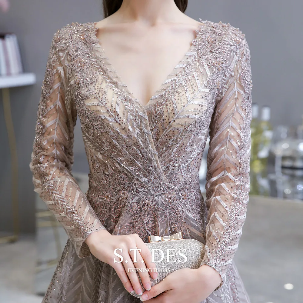 Женское вечернее платье с вышивкой кружевное цвета шампанского V-образным