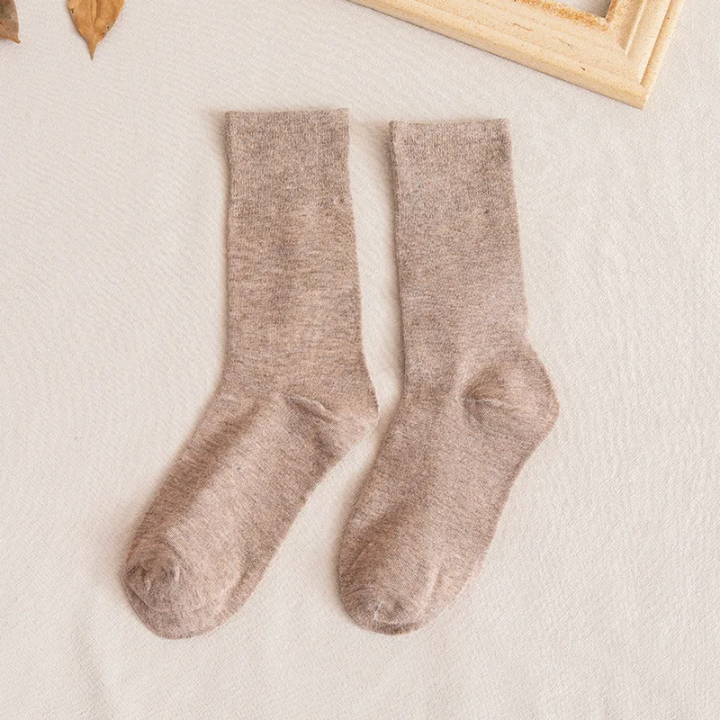 New Product Solid Color Middle Tube Socks Women Luokou Elastic Cotton Women's Socks Autumn and Winter All-match Cotton Socks
New Product Solid Color Middle Tube Socks Women Luokou Elastic Cotton Women's Socks Autumn and Winter All-match Cotton Socks