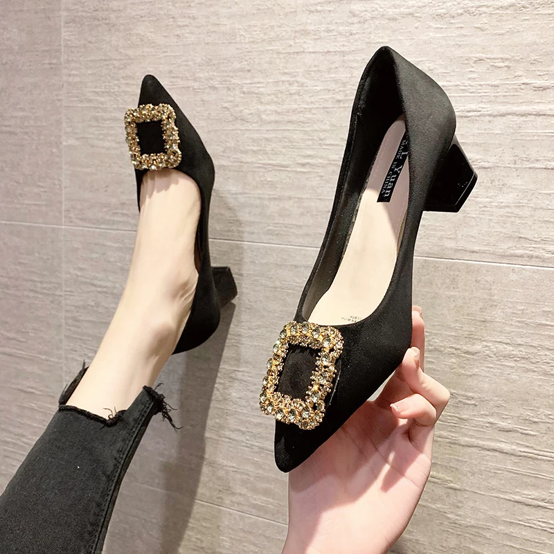 Туфли женские на высоком каблуке, заостренный носок, на шнуровке, классические, профессиональные, мягкая подошва, пикантная обувь, 2020
Туфли женские на высоком каблуке, заостренный носок, на шнуровке, классические, профессиональные, мягкая подошва, пикантная обувь, 2020