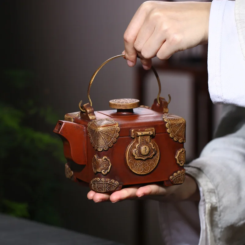 600ml Yixing Zisha Teapot Purple Clay Tea Pot Handmade Kung Fu Tea Set Teapots Chinese Ceramic Kettle
600ml Yixing Zisha Teapot Purple Clay Tea Pot Handmade Kung Fu Tea Set Teapots Chinese Ceramic Kettle