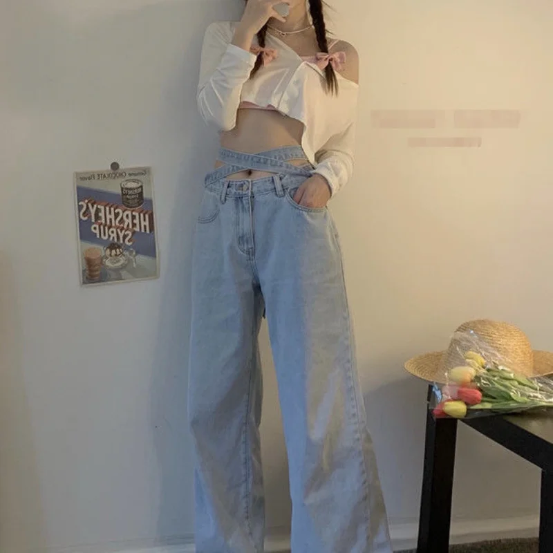 Hot girl style waist design sense bandage mopping wide leg jeans women 2021 summer high waist straight Street hip hop y2k jeans 
Hot girl style waist design sense bandage mopping wide leg jeans women 2021 summer high waist straight Street hip hop y2k jeans