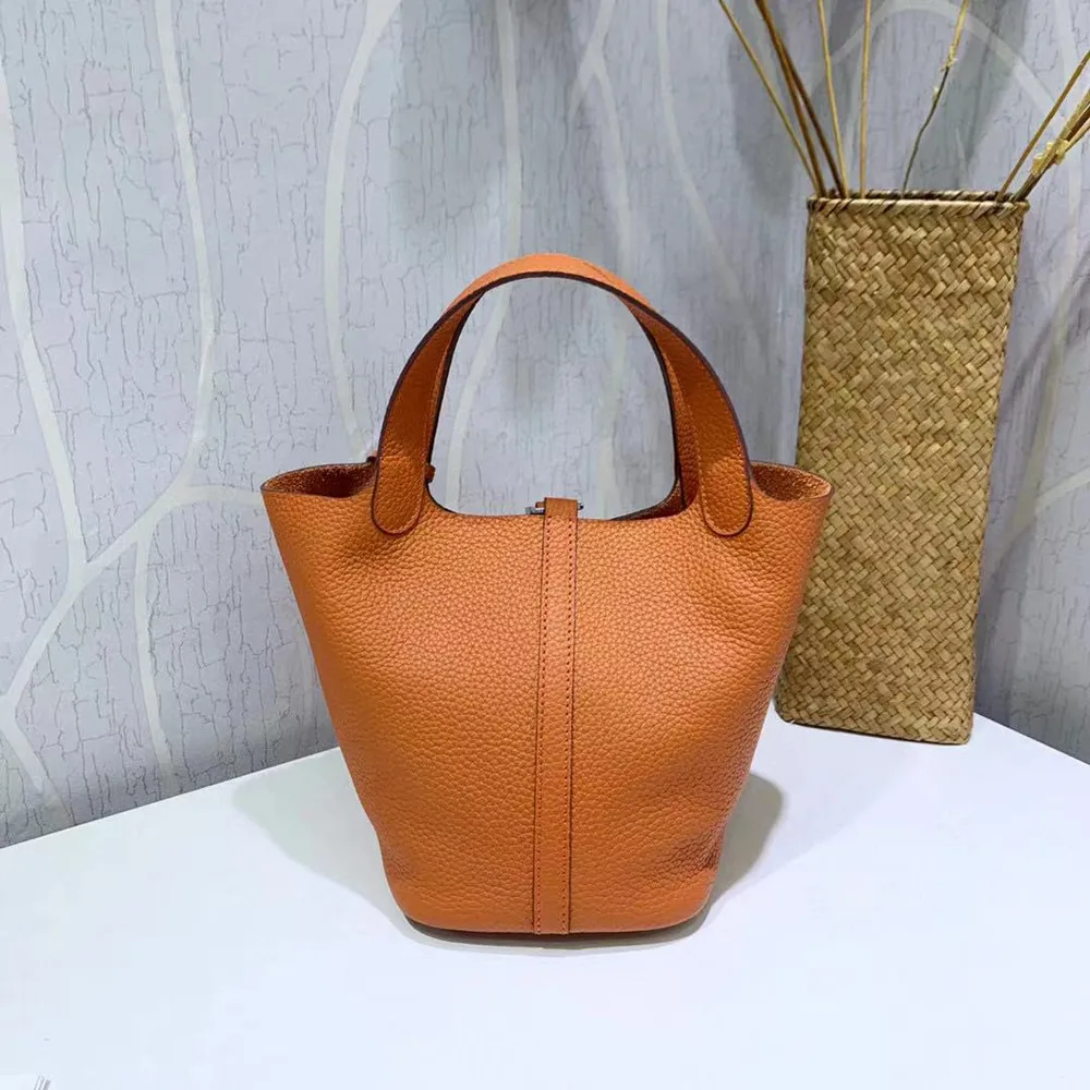 Новая сумка Lanzi из телячьей кожи для овощей, модная сумка, сумка-мессенджер на одно плечо с латунным замком 2021
Новая сумка Lanzi из телячьей кожи для овощей, модная сумка, сумка-мессенджер на одно плечо с латунным замком 2021