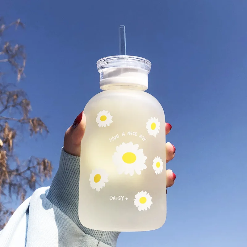 Milk Juice Cute Water Bottle 480ml Little daisy Matte Portable Water Cup Grass Bottles Creative Handy Cup with Scale 2 Lids
Milk Juice Cute Water Bottle 480ml Little daisy Matte Portable Water Cup Grass Bottles Creative Handy Cup with Scale 2 Lids