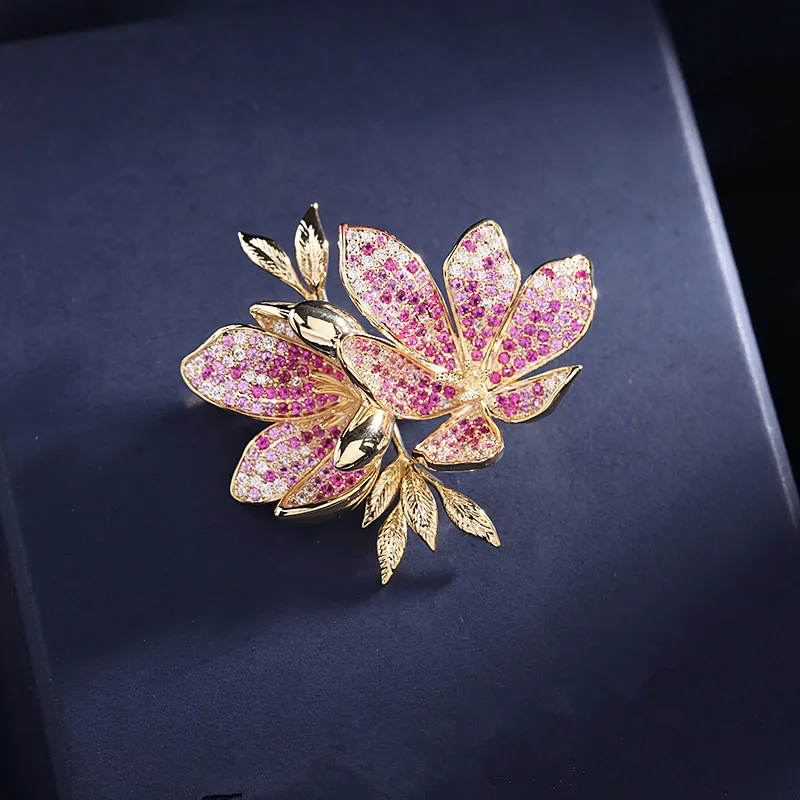 Pin Zirconia Flower Brooches Korea Fashion Suit Corsage Gold-Plated Jewelry Luxury Coat Pin Wedding Bouttoniere Accessories
Pin Zirconia Flower Brooches Korea Fashion Suit Corsage Gold-Plated Jewelry Luxury Coat Pin Wedding Bouttoniere Accessories